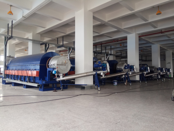 焙燒電池負極材料，規(guī)格：?0.65x7.2米間接電加熱